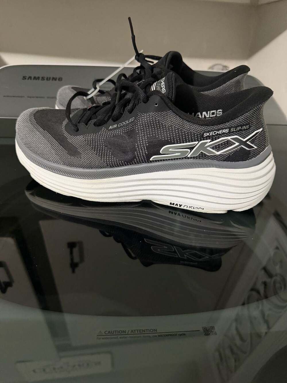 Skechers Max Cushioning Endeavour Exciton Slip-Ins Sneakers